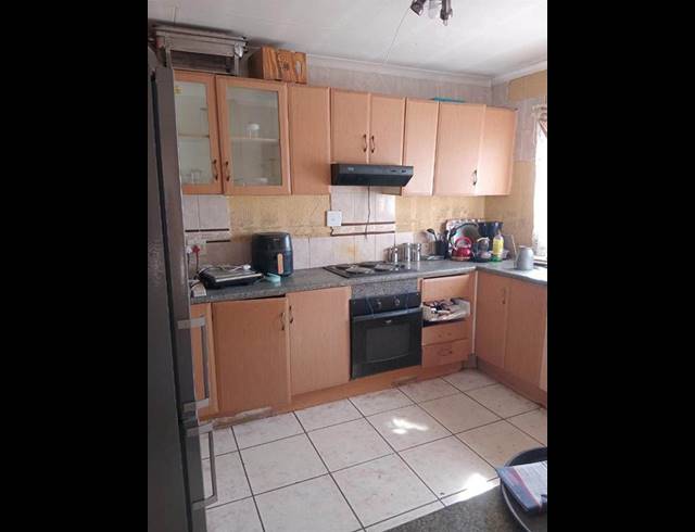 3 BEDROOM HOUSE FOR SALE IN DANVILLE EXT 5